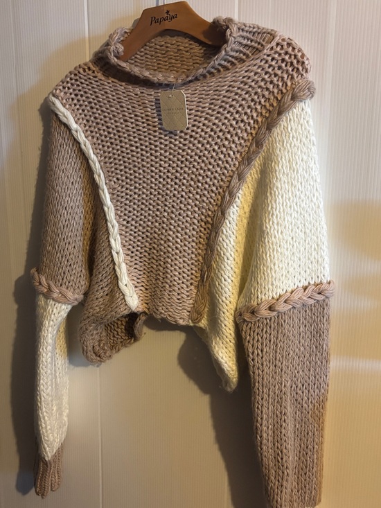 Altar'd State Sweaters - Altar'd State sweater  Two-Tone Knit Sweater in Beige and Cream size Large